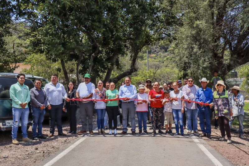 Inauguración de la pavimentación asfáltica en la localidad de Nuevo Morelos